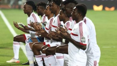 Sudanese NT players mourn the death of the revolution's martyrs in the game vs Egypt